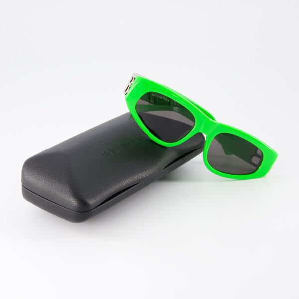 Balenciaga - Grüne Cat Eye Sonnenbrille mit Logo - Image 3
