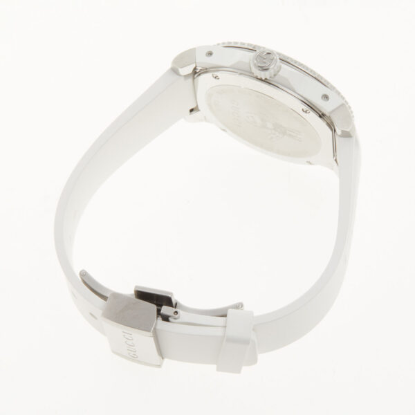 Gucci - Weiße Armbanduhr mit Tachymeter - Image 2