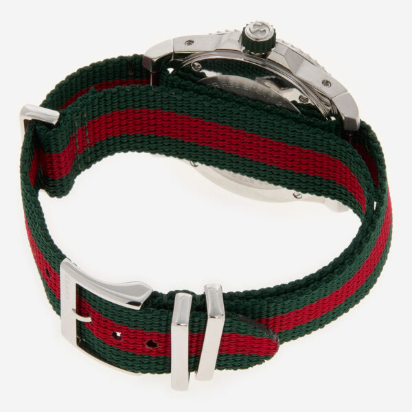 Gucci - Grün-rote Armbanduhr mit verziertem Zifferblatt - Image 2
